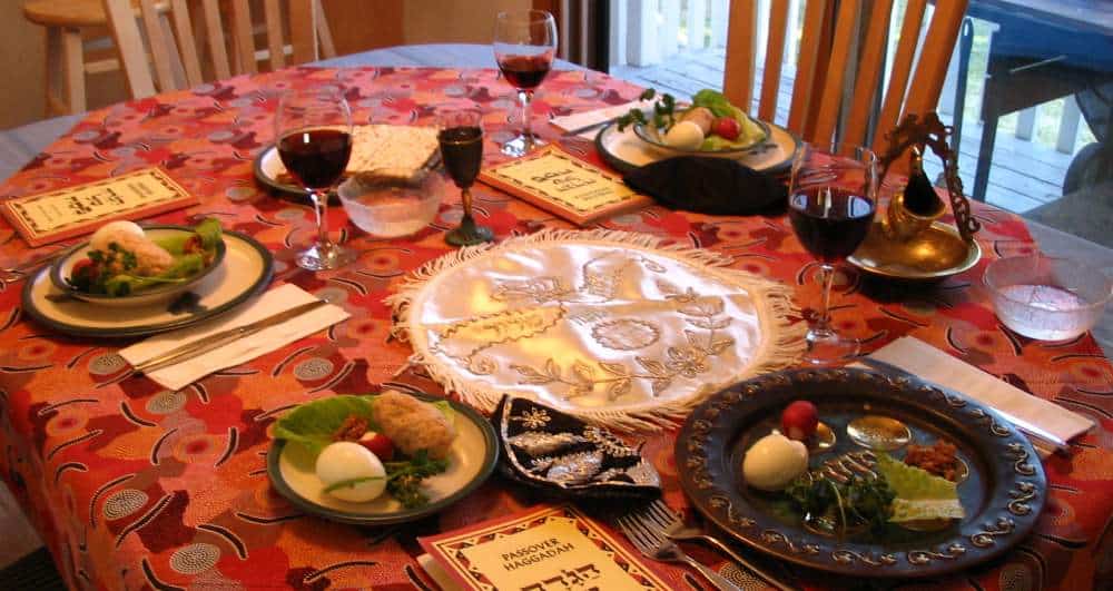 Passover-Seder_table_setting