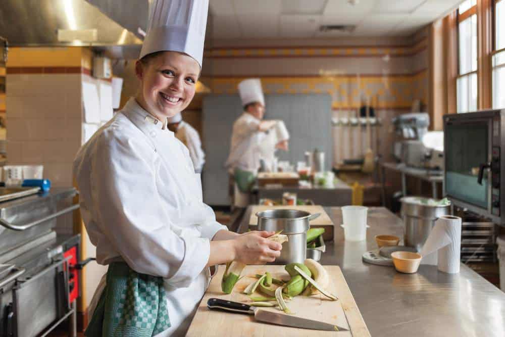 cia 17 best- 3.Female Chef img